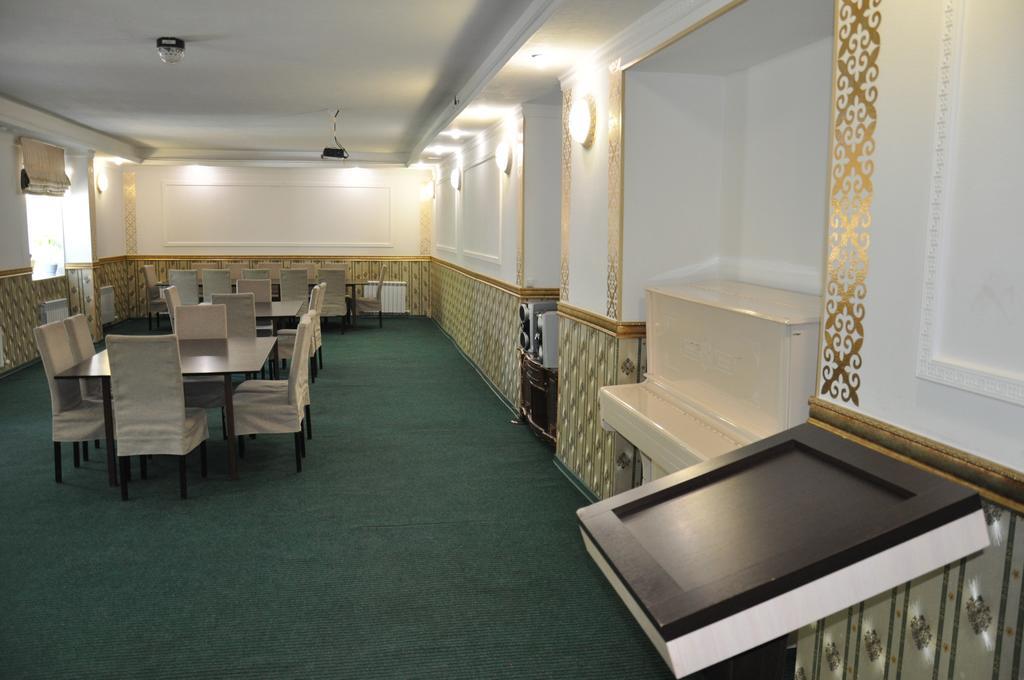 Astina Hotel أستانا المظهر الخارجي الصورة